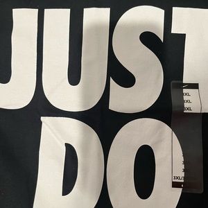NIKE T-SHIRT